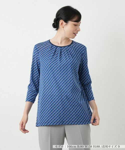 Leilian/レリアン 幾何学柄クルーネックカットソー ネイビー系 11(L) Leilian/レリアン 幾何学柄クルーネックカットソー ネイビー系 11(L)