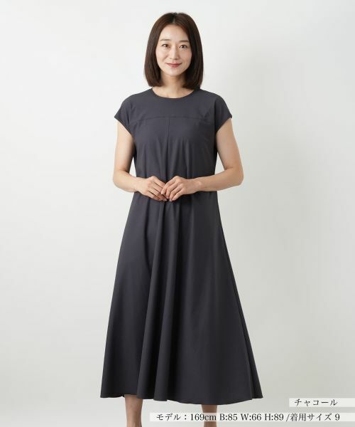 Leilian / レリアン ドレス | 洗えるストレッチフレアワンピース(チャコール系)