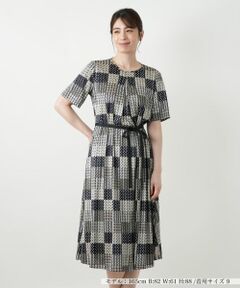 Leilian / レリアン ドレス | 幾何学柄フレアワンピース【ROCHAS Premiere】