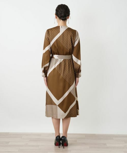 Leilian / レリアン ドレス | 幾何学柄フレアワンピース【ROCHAS Premiere】 | 詳細10