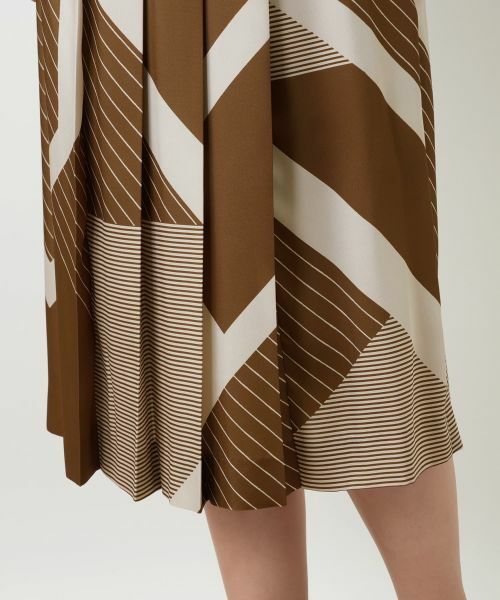 Leilian / レリアン ドレス | 幾何学柄フレアワンピース【ROCHAS Premiere】 | 詳細16