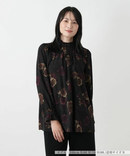 Leilian/レリアン プリントフリルネックブラウス【ROCHAS Premiere】【ERICA】 バーガンディ 11(L)