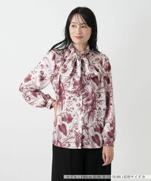 Leilian/レリアン プリントボウタイブラウス【ROCHAS Premiere】【ERICA】 ピンク 9(M) Leilian/レリアン プリントボウタイブラウス【ROCHAS Premiere】【ERICA】 ピンク 9(M)