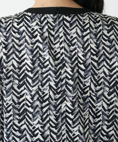 Leilian / レリアン シャツ・ブラウス | 幾何学柄ボウタイブラウス【Leilian WHITE LABEL】 | 詳細17