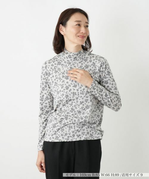 Leilian/レリアン プリントハイネックカットソー【Cariaggi】 ライトグレー 9(M)