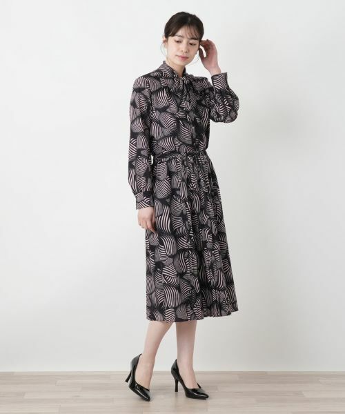 Leilian / レリアン シャツ・ブラウス | 幾何学柄ボウタイブラウス | 詳細1