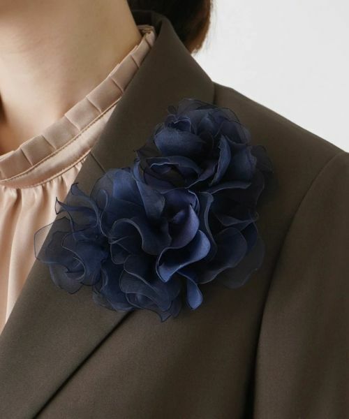 Leilian / レリアン ブローチ・コサージュ | フラワーコサージュ（ネイビー）