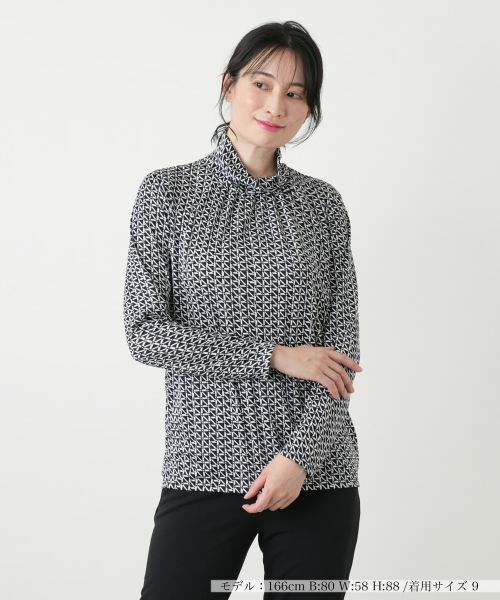 Leilian / レリアン カットソー | 幾何学柄ハイネックカットソー【ROCHAS Premiere】（ネイビー）