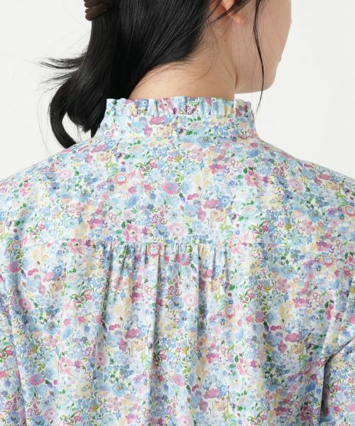 Leilian / レリアン シャツ・ブラウス | 小花柄フリルネックブラウス | 詳細8