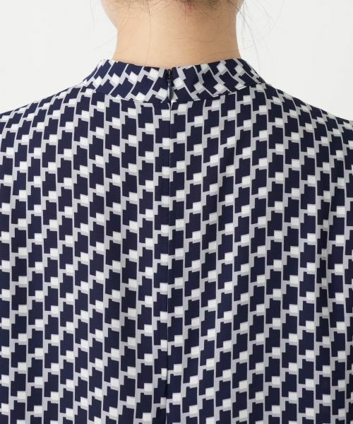 Leilian / レリアン シャツ・ブラウス | 幾何学柄プリントブラウス | 詳細8