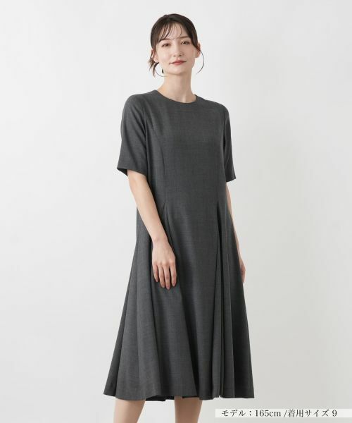 Leilian / レリアン ドレス | クルーネックフレアワンピース(グレー)