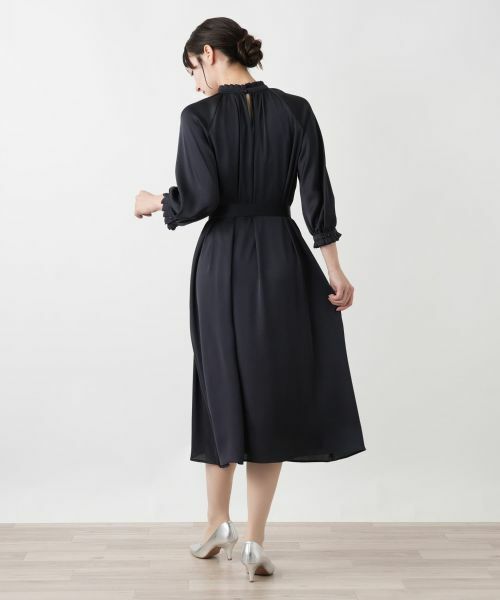 Leilian / レリアン ドレス | サテンベルテッドワンピース | 詳細9
