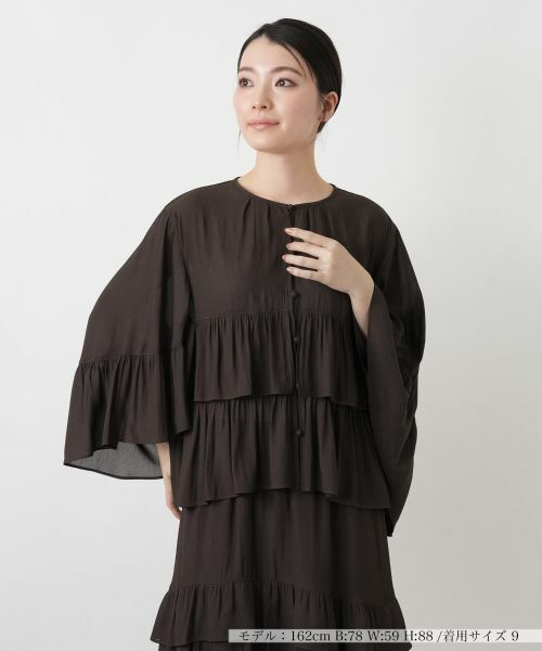 Leilian / レリアン その他アウター | ティアードバタフライスリーブブラウス（ダークブラウン系）