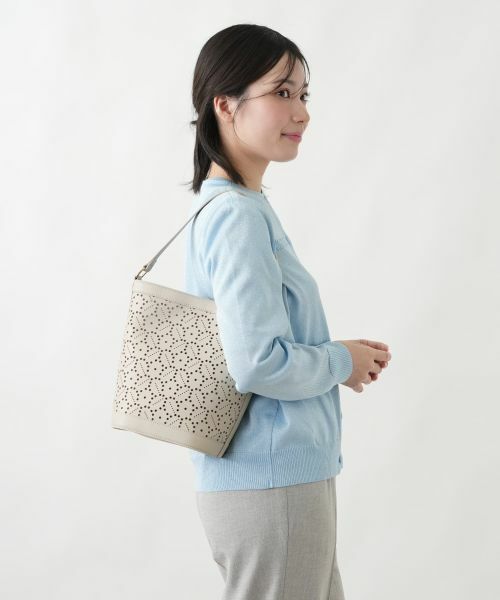 Leilian / レリアン ハンドバッグ | アイレット柄2WAYバケットバッグ | 詳細8
