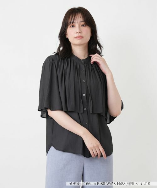 Leilian / レリアン シャツ・ブラウス | レイヤード風バンドカラーブラウス（チャコールグレー）