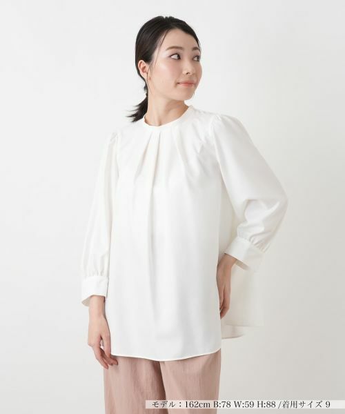 Leilian / レリアン シャツ・ブラウス | タックブラウス（アイボリー）