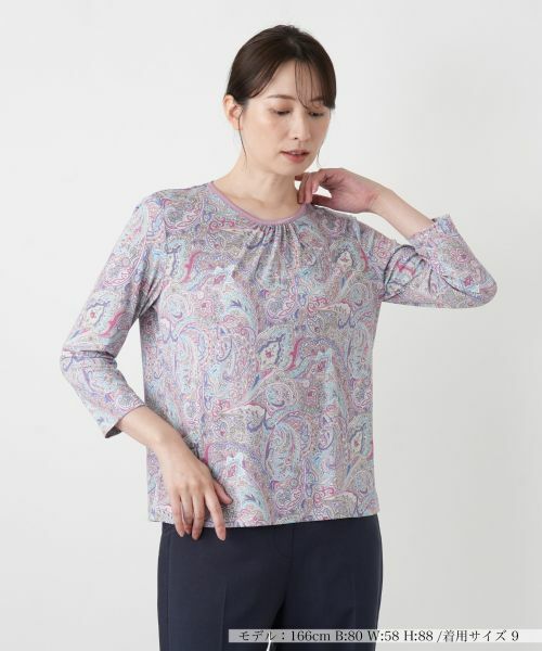 Leilian / レリアン カットソー | ペイズリー柄クルーネックカットソー（ピンク系）