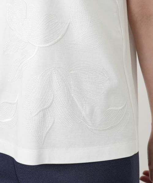 Leilian / レリアン Tシャツ | ボタニカル刺繍カットソー【ROCHAS Premiere】 | 詳細13