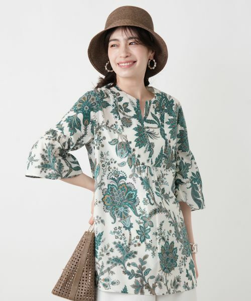 Leilian / レリアン シャツ・ブラウス | ペイズリー柄キーネックブラウス【ROCHAS Premiere】【RATTI】（グリーン系）