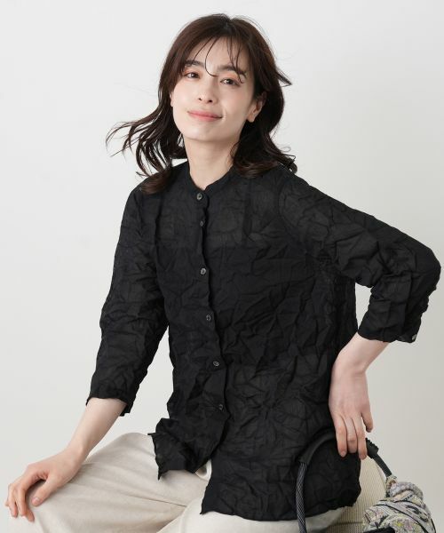 Leilian / レリアン シャツ・ブラウス | シワ加工バンドカラーブラウス【ROCHAS Premiere】（ネイビー）