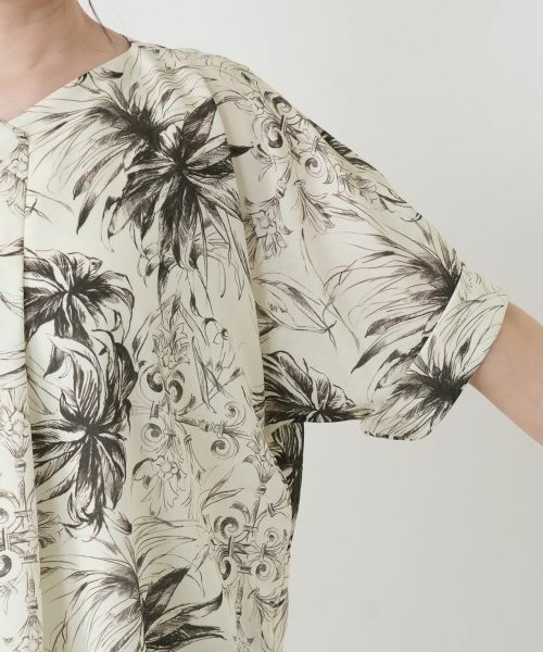 Leilian / レリアン シャツ・ブラウス | プリントVネックブラウス【ROCHAS Premiere】 | 詳細14