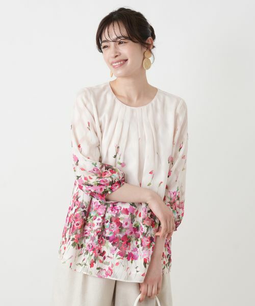 Leilian / レリアン シャツ・ブラウス | フラワー柄タックギャザーブラウス【ROCHAS Premiere】 | 詳細1