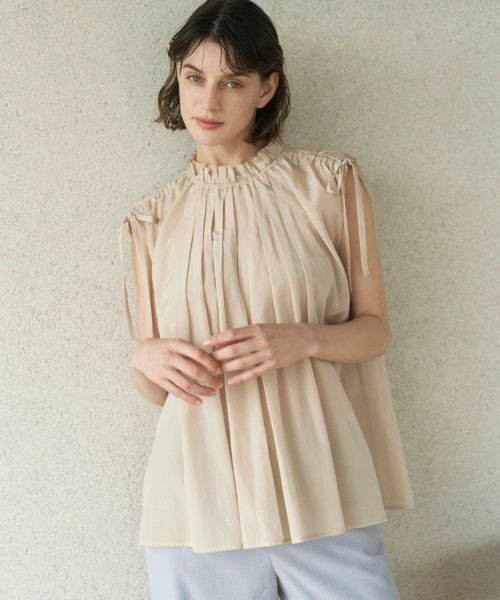 Leilian / レリアン シャツ・ブラウス | ノースリーブギャザーブラウス（キャメル）