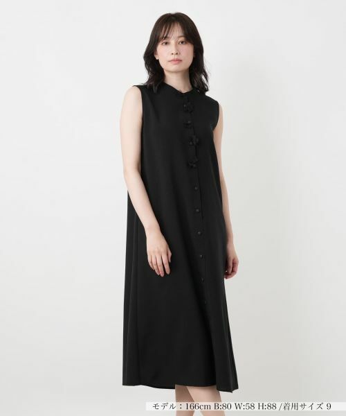 Leilian / レリアン ドレス | ノースリーブサックワンピース（ブラック）