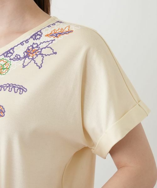 Leilian / レリアン Tシャツ | 刺繍風レースプリントVネックTシャツ【MUSE BY ROCHAS Premiere】 | 詳細9