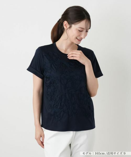 Leilian / レリアン カットソー | 刺繍クルーネックカットソー【MUSE BY ROCHAS Premiere】（ネイビー）