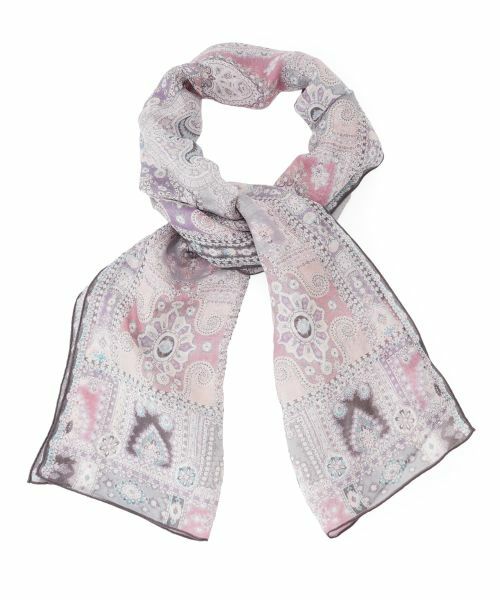 Leilian / レリアン マフラー・ショール・スヌード・ストール | シアーペイズリー柄ストール【BINDA】（ピンク系）