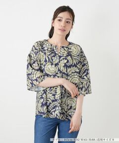 Leilian / レリアン シャツ・ブラウス | ボタニカル柄キーネックブラウス