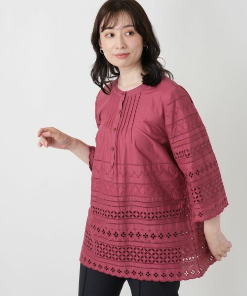 Leilian / レリアン シャツ・ブラウス | 刺繍ピンタックブラウス（レッド）