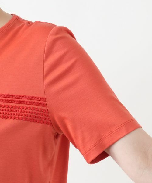 Leilian / レリアン Tシャツ | 刺繍クルーネックカットソー | 詳細18