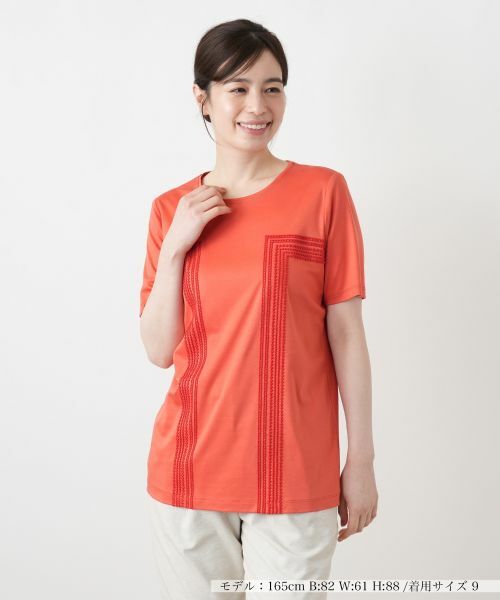 Leilian / レリアン Tシャツ | 刺繍クルーネックカットソー(オレンジ系)