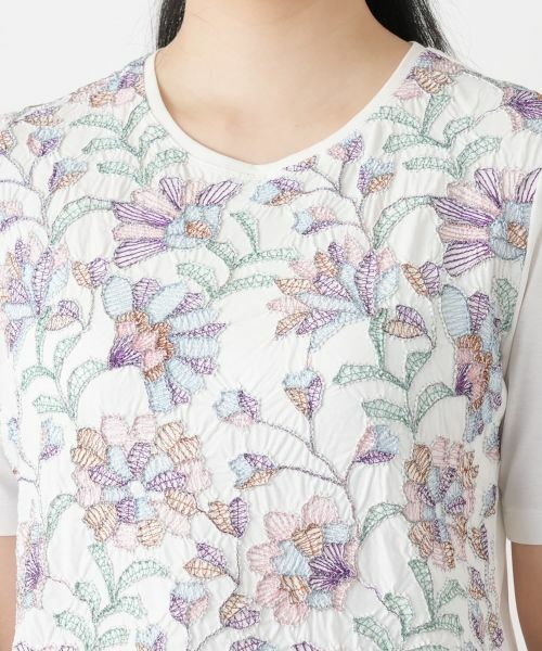 Leilian / レリアン Tシャツ | 花柄刺繍クルーネックカットソー【Leilian WHITE LABEL】 | 詳細10