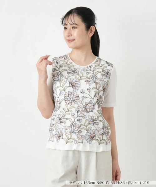 Leilian / レリアン Tシャツ | 花柄刺繍クルーネックカットソー【Leilian WHITE LABEL】(コーラル)