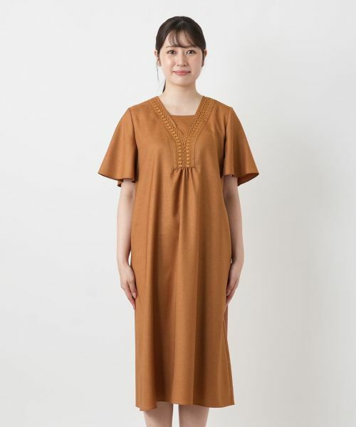 Leilian / レリアン ドレス | レース刺繍Vネックサックワンピース【Leilian WHITE LABEL】 | 詳細10