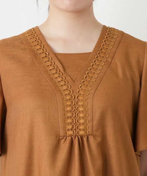 Leilian / レリアン ドレス | レース刺繍Vネックサックワンピース【Leilian WHITE LABEL】 | 詳細13