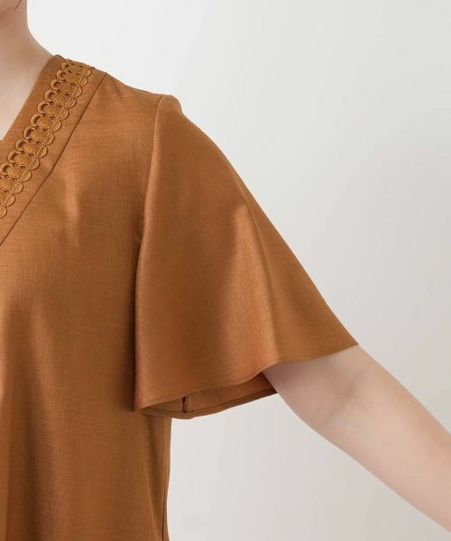 Leilian / レリアン ドレス | レース刺繍Vネックサックワンピース【Leilian WHITE LABEL】 | 詳細15