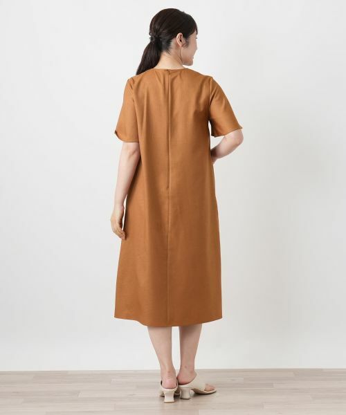 Leilian / レリアン ドレス | レース刺繍Vネックサックワンピース【Leilian WHITE LABEL】 | 詳細9