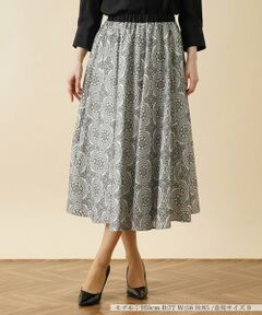 ＊＊Leilian__ / レリアン ミニ・ひざ丈スカート | 総柄刺繍フレアスカート