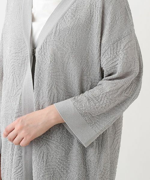 Leilian PLUS HOUSE / レリアンプラスハウス カーディガン・ボレロ | レリーフ柄Vネック7分袖カーディガン | 詳細8