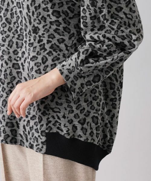 Leilian PLUS HOUSE / レリアンプラスハウス カットソー | レオパード柄ボトルネックプルオーバー | 詳細9