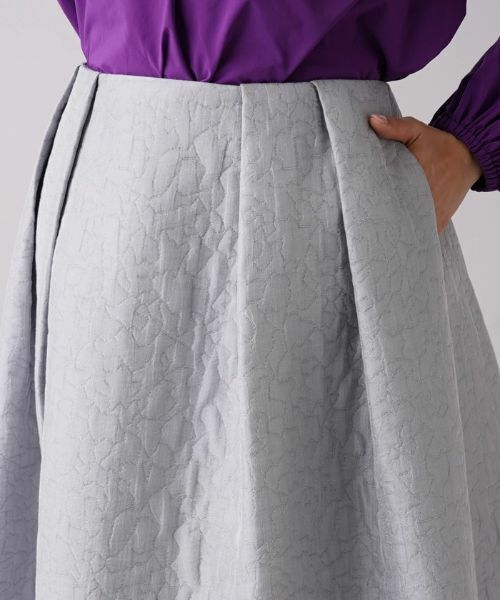 Leilian PLUS HOUSE / レリアンプラスハウス ミニ・ひざ丈スカート | エンボス風ロングフレアスカート【NEMIKA】 | 詳細7