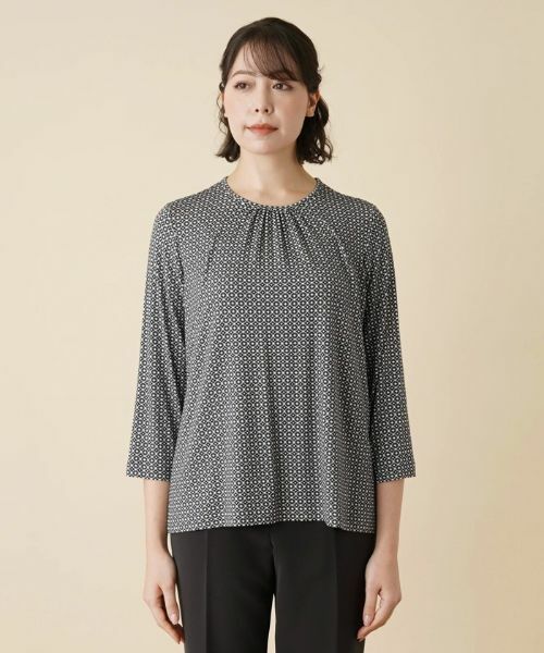 Leilian PLUS HOUSE / レリアンプラスハウス カットソー | 幾何学柄ギャザーブラウス【プラス企画】 | 詳細4