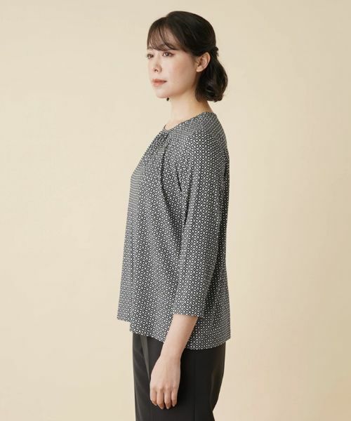 Leilian PLUS HOUSE / レリアンプラスハウス カットソー | 幾何学柄ギャザーブラウス【プラス企画】 | 詳細5