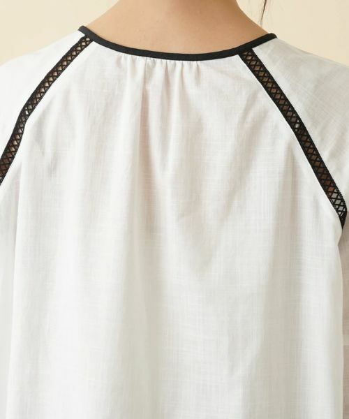 Leilian PLUS HOUSE / レリアンプラスハウス シャツ・ブラウス | 刺繍×レースボリュームスリーブブラウス | 詳細8