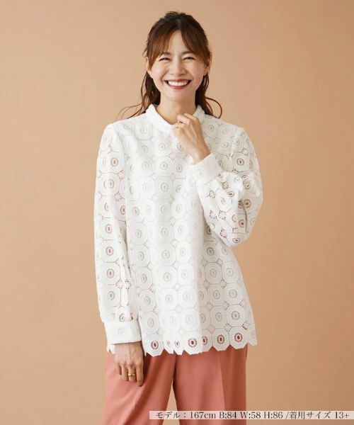美品　2023近年モデルレリアン Leilian ブラウス　Tシャツ 白 美品 2023近年モデルレリアン Leilian ブラウス Tシャツ 白