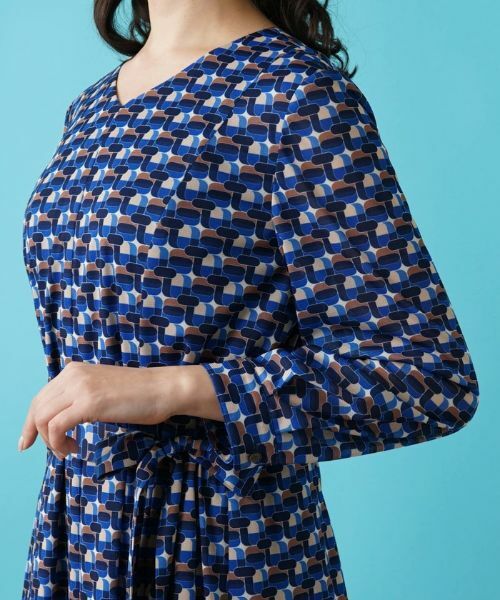 Leilian PLUS HOUSE / レリアンプラスハウス ドレス | Vネックワンピース【ROCHAS Premiere】 | 詳細11